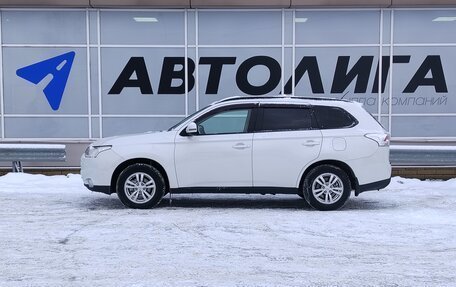 Mitsubishi Outlander III рестайлинг 3, 2013 год, 1 274 000 рублей, 4 фотография