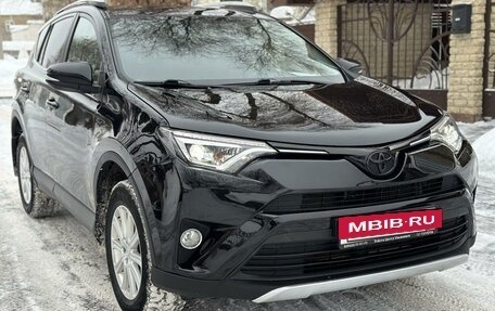 Toyota RAV4, 2018 год, 2 480 000 рублей, 4 фотография