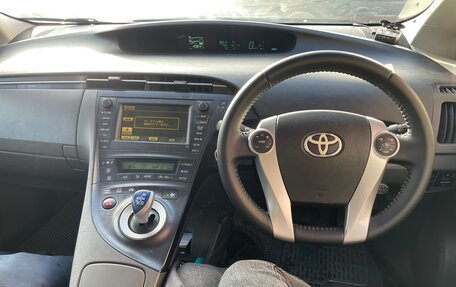 Toyota Prius, 2010 год, 1 050 000 рублей, 8 фотография