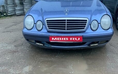 Mercedes-Benz CLK-Класс, 1997 год, 400 000 рублей, 1 фотография