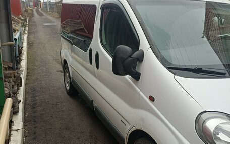 Renault Trafic, 2003 год, 911 000 рублей, 3 фотография