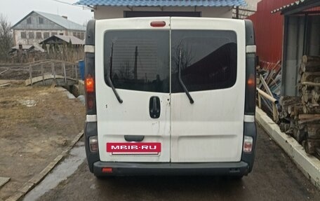 Renault Trafic, 2003 год, 911 000 рублей, 4 фотография