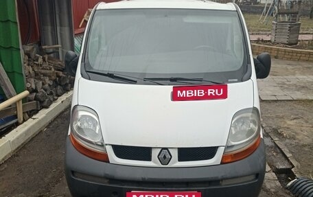 Renault Trafic, 2003 год, 911 000 рублей, 6 фотография