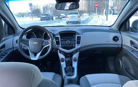 Chevrolet Cruze II, 2010 год, 750 000 рублей, 6 фотография