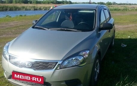 KIA cee'd I рестайлинг, 2011 год, 800 000 рублей, 4 фотография