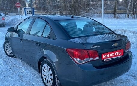 Chevrolet Cruze II, 2010 год, 750 000 рублей, 4 фотография