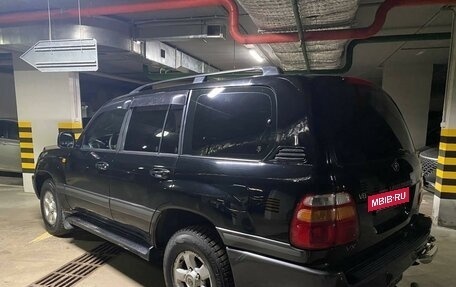 Toyota Land Cruiser 100 рестайлинг 2, 2002 год, 2 200 000 рублей, 4 фотография