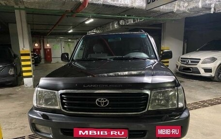 Toyota Land Cruiser 100 рестайлинг 2, 2002 год, 2 200 000 рублей, 13 фотография