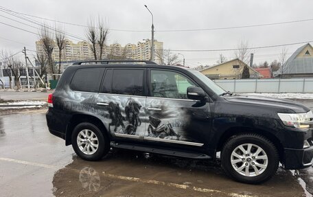 Toyota Land Cruiser 200, 2017 год, 6 670 000 рублей, 2 фотография