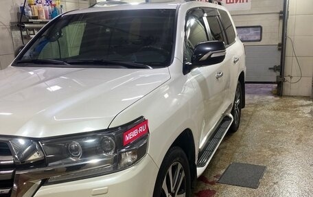 Toyota Land Cruiser 200, 2018 год, 9 150 000 рублей, 2 фотография