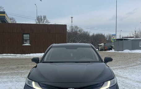 Toyota Camry, 2018 год, 2 220 000 рублей, 3 фотография