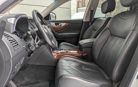 Infiniti QX70, 2017 год, 2 999 000 рублей, 16 фотография