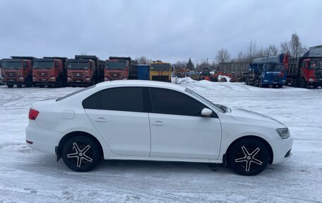 Volkswagen Jetta VI, 2011 год, 749 000 рублей, 3 фотография