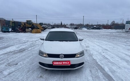 Volkswagen Jetta VI, 2011 год, 749 000 рублей, 2 фотография