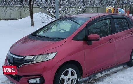 Honda Fit III, 2018 год, 1 450 000 рублей, 2 фотография