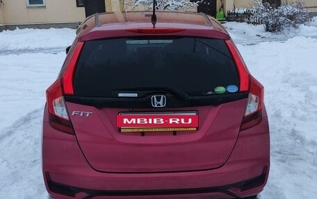 Honda Fit III, 2018 год, 1 450 000 рублей, 5 фотография