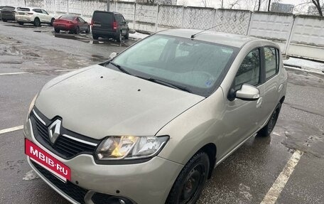 Renault Sandero II рестайлинг, 2014 год, 900 000 рублей, 2 фотография