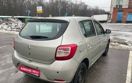 Renault Sandero II рестайлинг, 2014 год, 900 000 рублей, 4 фотография