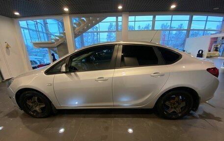 Opel Astra J, 2013 год, 940 000 рублей, 6 фотография