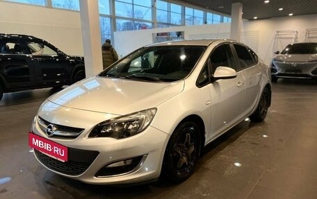 Opel Astra J, 2013 год, 940 000 рублей, 7 фотография