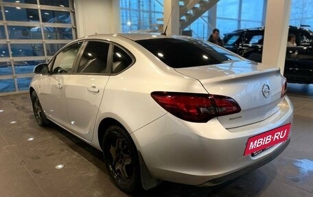 Opel Astra J, 2013 год, 940 000 рублей, 5 фотография