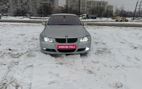 BMW 3 серия, 2005 год, 900 000 рублей, 16 фотография