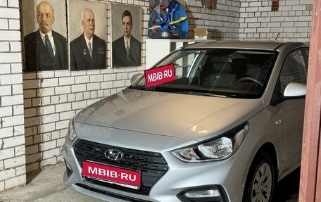 Hyundai Solaris II рестайлинг, 2018 год, 1 570 000 рублей, 2 фотография