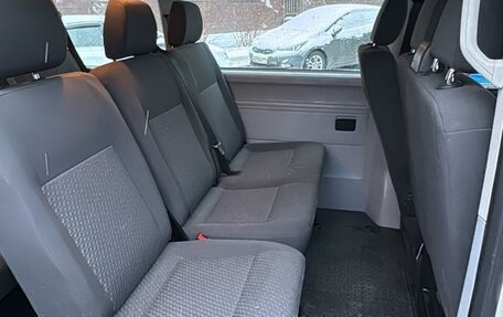 Volkswagen Caravelle T5, 2014 год, 2 200 000 рублей, 10 фотография