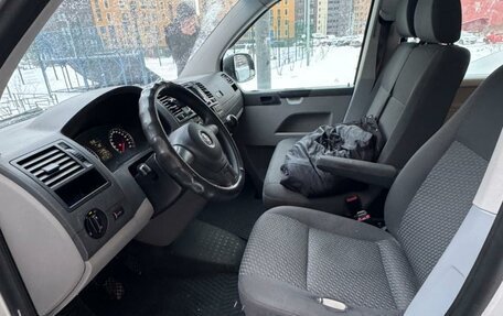 Volkswagen Caravelle T5, 2014 год, 2 200 000 рублей, 6 фотография