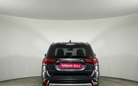 Mitsubishi Outlander III рестайлинг 3, 2017 год, 1 800 000 рублей, 6 фотография