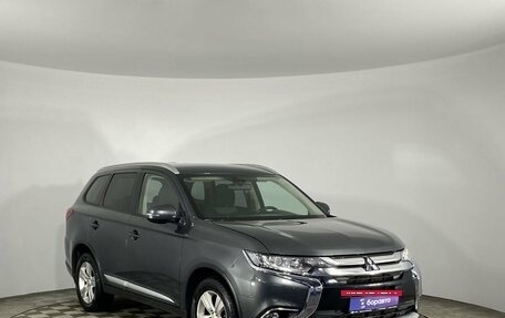 Mitsubishi Outlander III рестайлинг 3, 2017 год, 1 800 000 рублей, 3 фотография