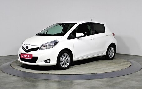 Toyota Yaris III рестайлинг, 2013 год, 1 147 000 рублей, 1 фотография