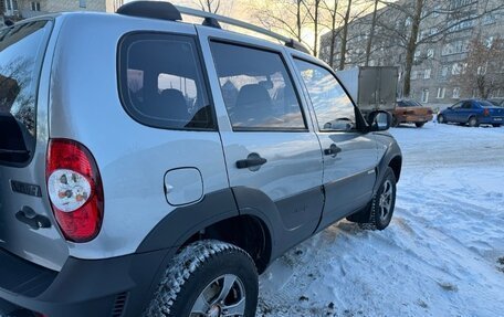 Chevrolet Niva I рестайлинг, 2014 год, 710 000 рублей, 3 фотография