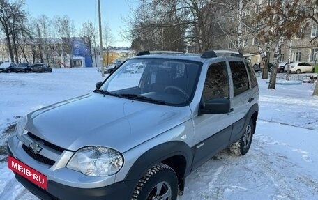 Chevrolet Niva I рестайлинг, 2014 год, 710 000 рублей, 2 фотография