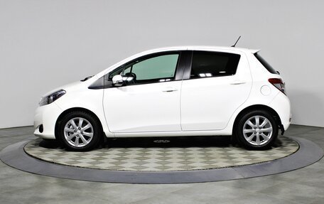 Toyota Yaris III рестайлинг, 2013 год, 1 147 000 рублей, 5 фотография