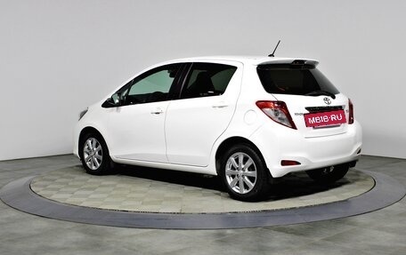 Toyota Yaris III рестайлинг, 2013 год, 1 147 000 рублей, 6 фотография