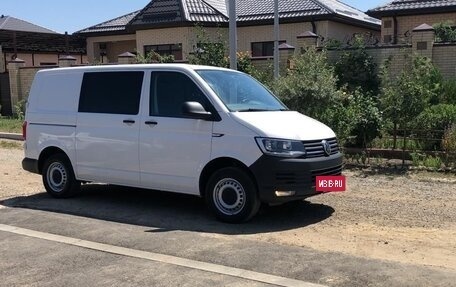 Volkswagen Transporter T6 рестайлинг, 2017 год, 2 600 000 рублей, 4 фотография