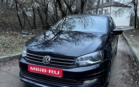 Volkswagen Polo VI (EU Market), 2011 год, 650 000 рублей, 2 фотография