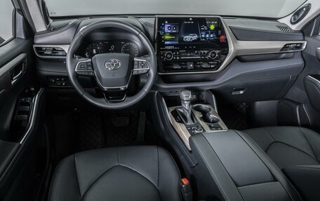 Toyota Highlander, 2024 год, 6 900 000 рублей, 6 фотография