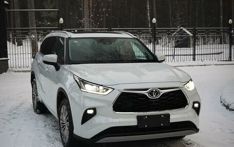 Toyota Highlander, 2024 год, 6 900 000 рублей, 3 фотография