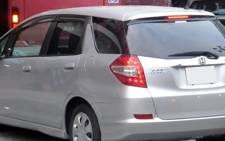 Honda Fit Shuttle I рестайлинг, 2011 год, 1 350 000 рублей, 2 фотография