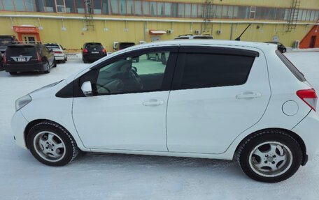 Toyota Vitz, 2012 год, 680 000 рублей, 3 фотография