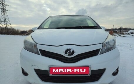 Toyota Vitz, 2012 год, 680 000 рублей, 4 фотография