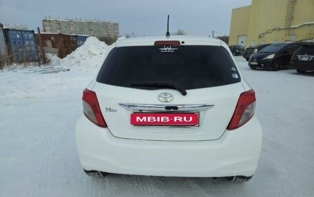 Toyota Vitz, 2012 год, 680 000 рублей, 9 фотография