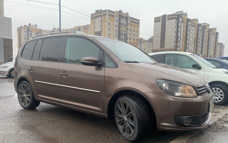 Volkswagen Touran III, 2012 год, 1 250 000 рублей, 2 фотография