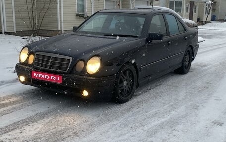 Mercedes-Benz E-Класс, 1996 год, 200 000 рублей, 2 фотография