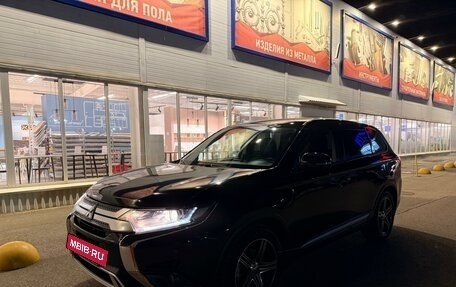 Mitsubishi Outlander III рестайлинг 3, 2020 год, 2 360 000 рублей, 8 фотография