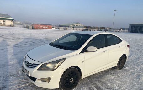 Hyundai Solaris II рестайлинг, 2015 год, 665 000 рублей, 1 фотография