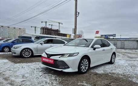 Toyota Camry, 2018 год, 2 450 000 рублей, 2 фотография