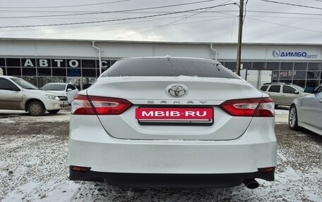 Toyota Camry, 2018 год, 2 450 000 рублей, 4 фотография